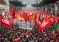 Concertone rosso vergogna con “Bella Ciao” e “Palestina Libera”