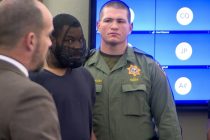 Usa, aveva aggredito giudice: in aula con la museruola – VIDEO