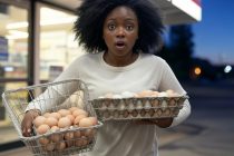 Daisy Osakue contro l’Italia razzista: ‘Accusata di furto perché nera’ 🥚