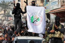 Hamas celebra la vittoria con una parata islamica a Gaza