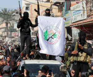 Hamas celebra la vittoria con una parata islamica a Gaza