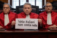 Al clandestino per stare in Italia basta una firma: il trucco delle toghe rosse