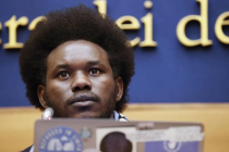 Perché questi africani indagati avevano telefoni della ONG di Casarini?