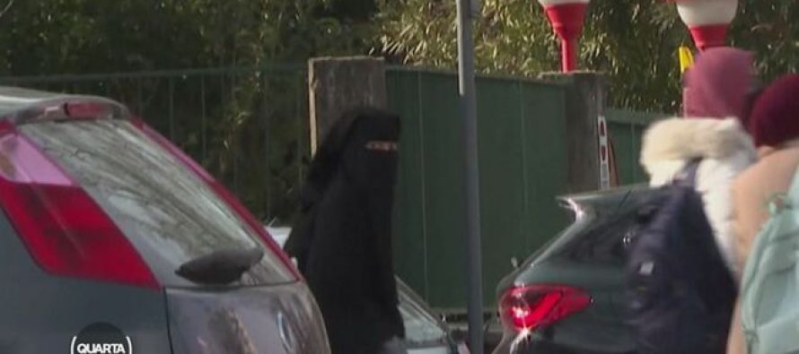 Monfalcone, a scuola col burqa come in Afghanistan – VIDEO