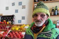 Immigrato lo massacra di botte ma lui: «Gente disperata, non la condanno»