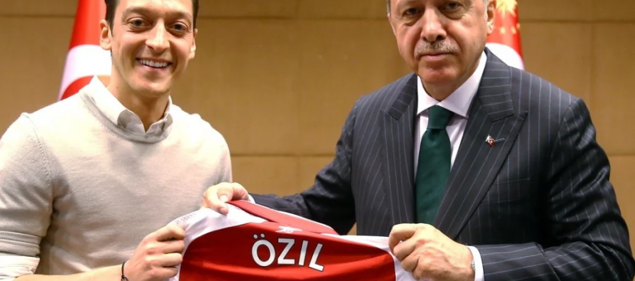 Il ‘tedesco’ Ozil eletto nel partito turco di Erdogan