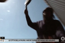 Immigrato aggredisce la troupe di Fuori dal Coro: l’Italia dei maranza
