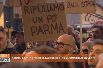 Meloni, li senti? Italiani in piazza le chiedono di cacciare i migranti – VIDEO