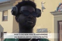Africani: “Don Biancalani ci obbliga a restare con lui” – VIDEO