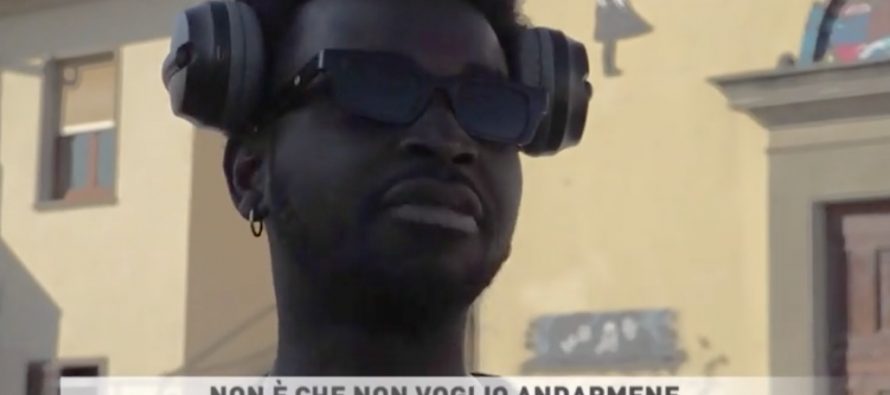 Africani: “Don Biancalani ci obbliga a restare con lui” – VIDEO