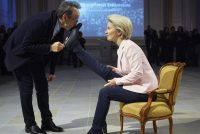 Ventotene, comizio di Benigni in Rai su quanto è bello essere servi della UE