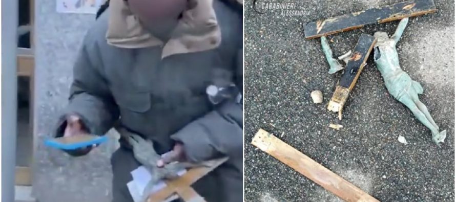 Immigrato distrugge crocifisso per odio contro l’Italia – VIDEO