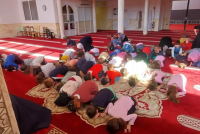 Bimbi in moschea, burocrate: “Normale scelta educativa”.  Sia rimosso.
