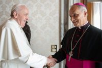 Papa Leone XIV: Le Posizioni di Prevost su Immigrazione e LGBTQ+