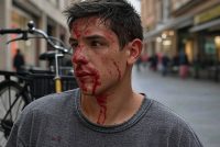 Abusivo cerca di sgozzare italiano, gli aveva chiesto di non molestare passanti