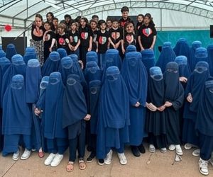 Studenti della scuola islamica intonano canti arabi in parrocchia