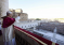 Striscione inneggiante all’Islam in piazza San Pietro nel giorno di Papa Leone