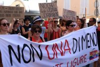 Le transfemministe vogliono la liberazione degli stupratori stranieri