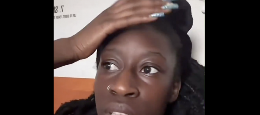 Africana minaccia: “Italiani stupidi, dovevate votare si per la cittadinanza” – VIDEO