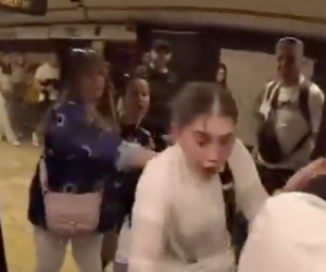 Rivolta passeggeri: borseggiatrici rom cacciate dalla metro – VIDEO