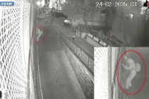 Egiziano incendia caserma: tenta strage di carabinieri, distrutte 17 auto – VIDEO