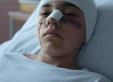 15 maranza massacrano ragazzini italiani: nasi rotti e cornee lesionate