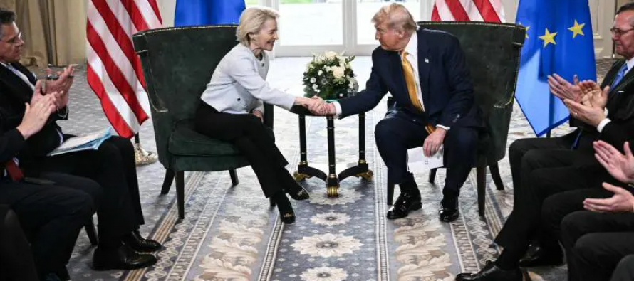 Von der Leyen firma la resa: UE accetta dazi al 15% sulle merci italiane
