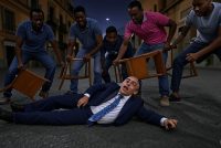 Assessore massacrato a sediate da sei immigrati: difendeva barista