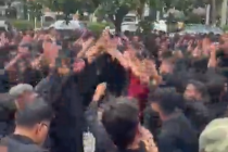 Migliaia islamici marciano invasati su Milano: grida di guerra – VIDEO CHOC