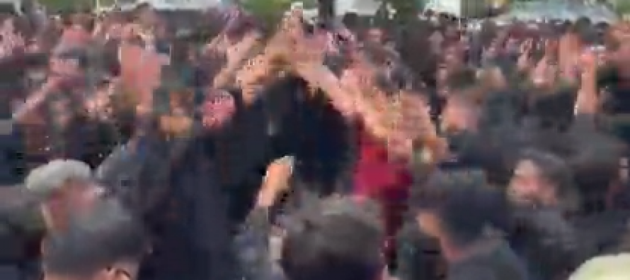 Migliaia islamici marciano invasati su Milano: grida di guerra – VIDEO CHOC