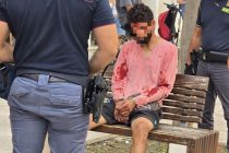 Africano devasta tutto, Stato arriva solo per salvarlo da linciaggio cittadini