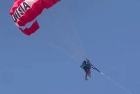 Turista violentata in volo dal paracadutista tunisino