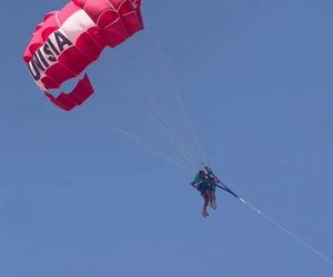 Turista violentata in volo dal paracadutista tunisino