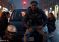 Africano blocca auto con donne a bordo a Milano – VIDEO