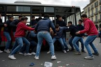 Fidanzati picchiati in piazza da nordafricani solo perché italiani