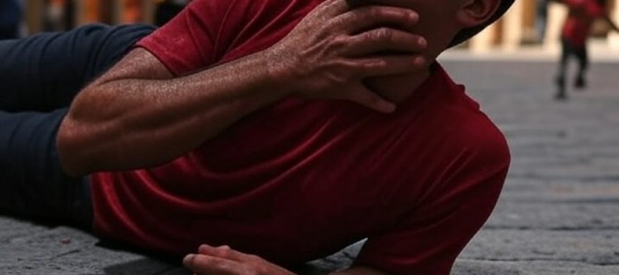 Nigeriano sgozza ragazzo a Bologna: clandestini vogliono ucciderci
