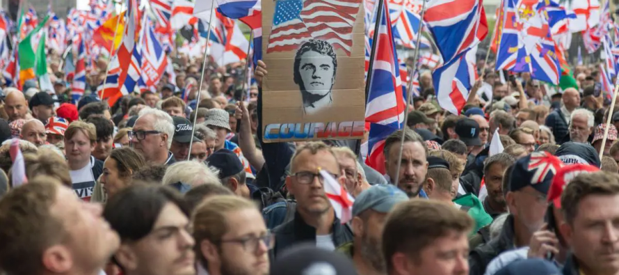 L’esercito di Charlie si prende Londra: 100mila patrioti contro Starmer