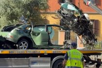 Un altro maranza in fuga si schianta contro un palo e muore: guidatore senza patente
