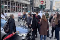 Teppisti Pro-Pal Bloccano Auto, “Faccio Quello che Voglio”