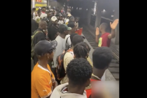 Roma, africani sobillati dai sindacati della sinistra occupano stazione – VIDEO