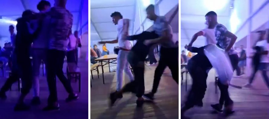 Immigrati armati di machete assaltano Festa dell’Unità – VIDEO