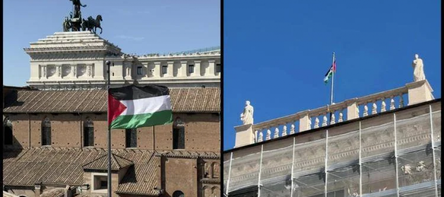 Pd issa sul Campidoglio di Roma la bandiera di uno stato islamico
