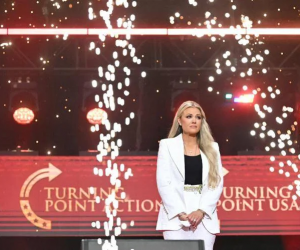La vedova in lacrime: anno ucciso Charlie Kirk ma reso eterne le sue idee