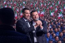 **Salvini a Pontida: “Mai in guerra con la Russia, Remigrazione”. Omaggio a Charlie Kirk**