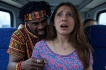 Africano violenta ragazza sul treno ma i media lo nascondono: “è stato un ragazzo”