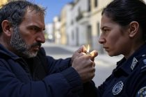 Tunisino umilia poliziotta: “Sei una donna non devi parlare o ti do fuoco!”