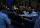 Armati di machete sfregiano ragazzo e assaltano auto polizia per liberare criminale