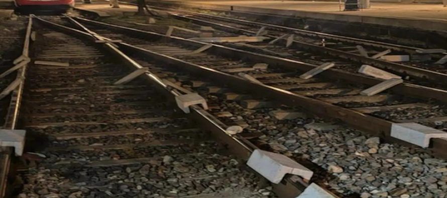 Pro-Pal tentano strage: blocchi di cemento sui binari, assalti alle stazioni