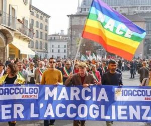 Ospita in casa un immigrato e lui la uccide a martellate