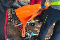 Invasori si massacrano a colpi di mazze chiodate davanti scuola – VIDEO